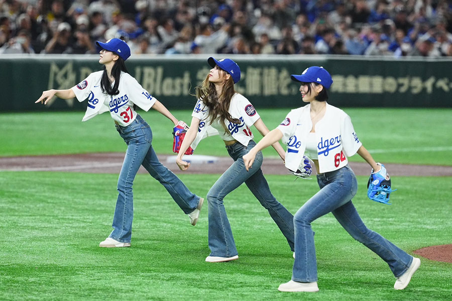 ド軍戦始球式に