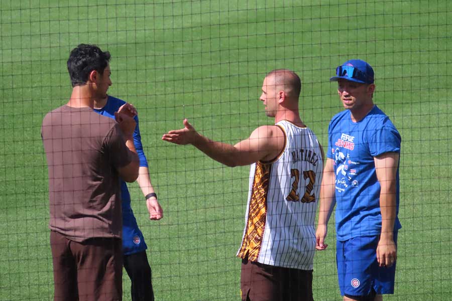 ダルビッシュと鈴木誠也が再会 元鷹右腕交えて談笑するも、初対決は