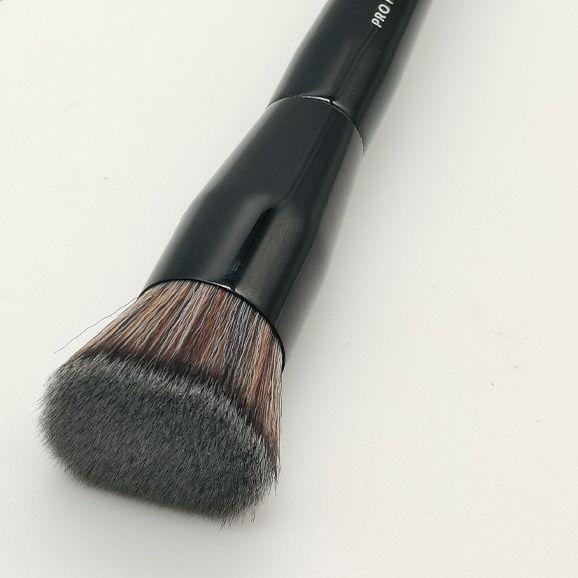 メイクブラシ 斜めカット職人ファンデブラシ ファンデーション|メイク