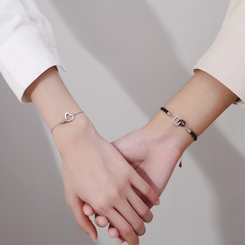 ペアブレスレット 永遠の絆を結ぶハート型お揃い腕輪 シルバー|ペア