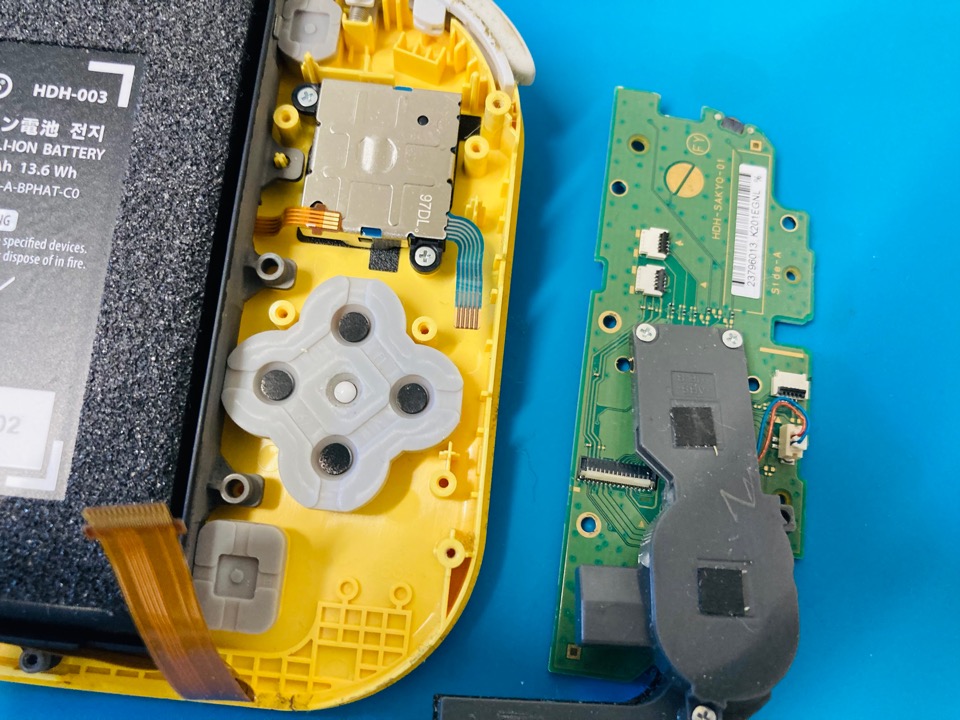 キャラが勝手に動く!?】スイッチライトのスティックの交換・修理