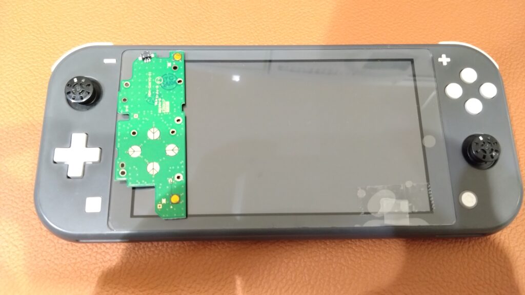 十字キーが反応しないNintendo SwitchLite（ニンテンドースイッチ