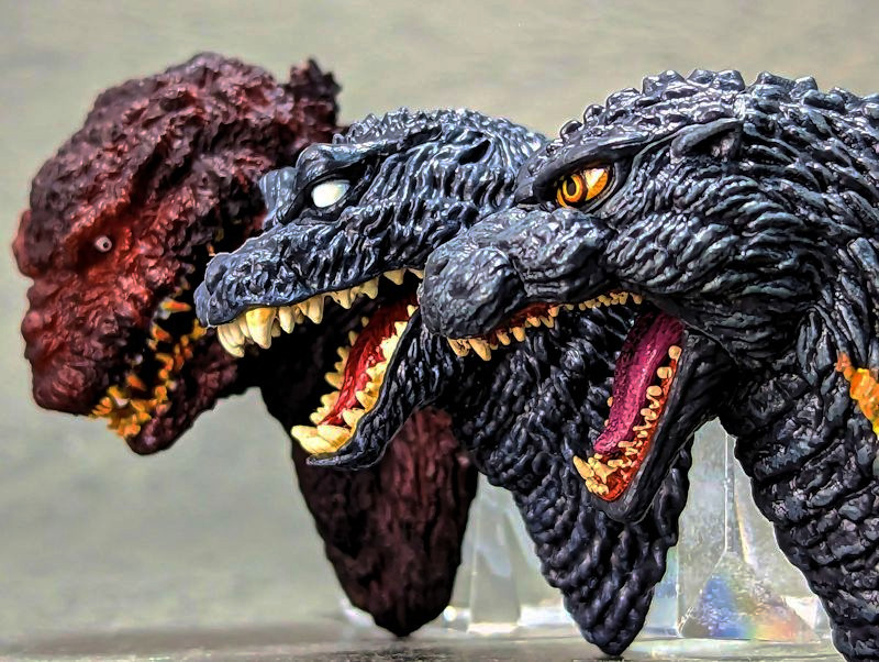 玩栗犬と、一番くじ ゴジラ 大怪獣列伝 モンスターヘッドマグネット