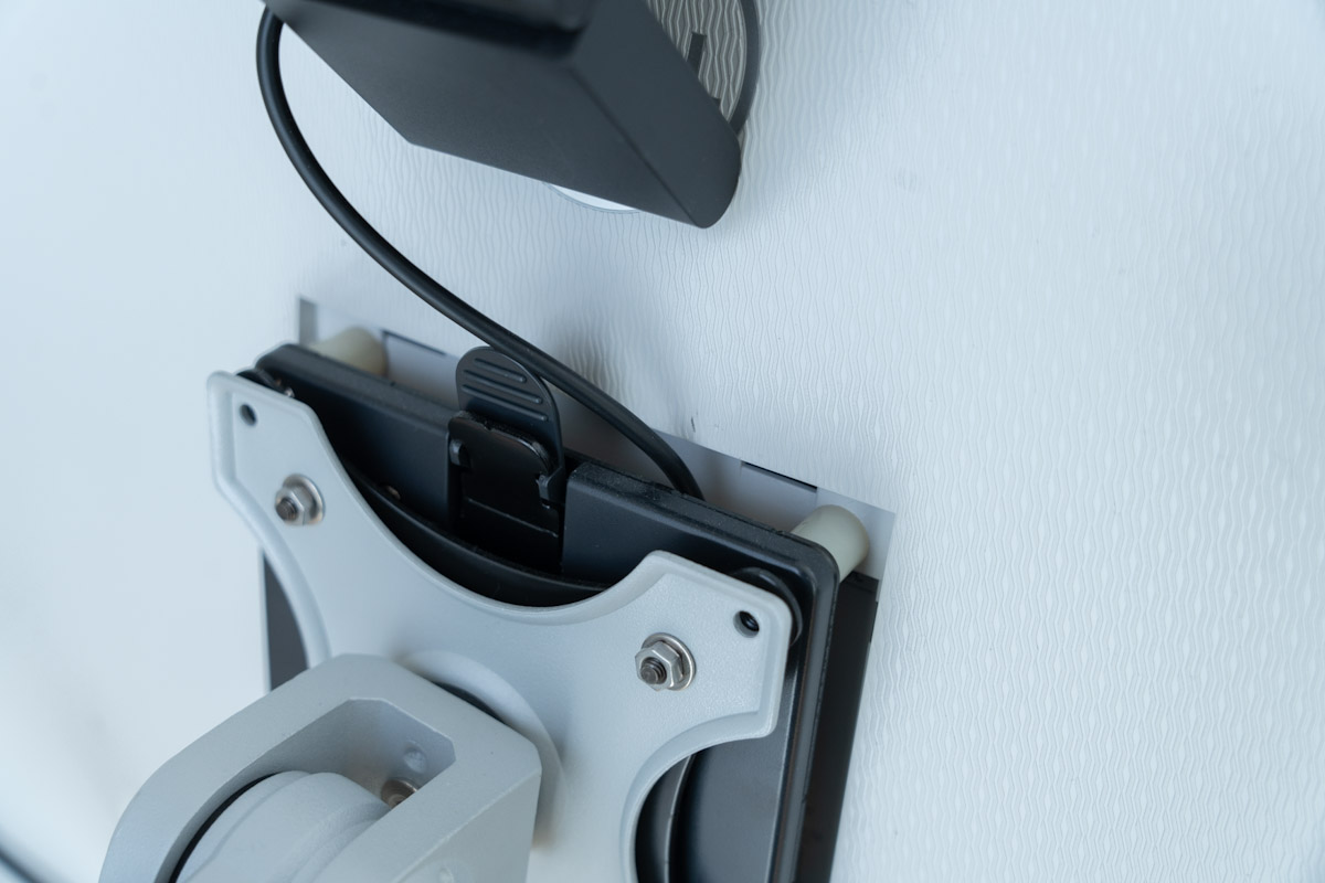 エルゴトロン クイックリリースブラケットレビュー｜エルゴトロン以外