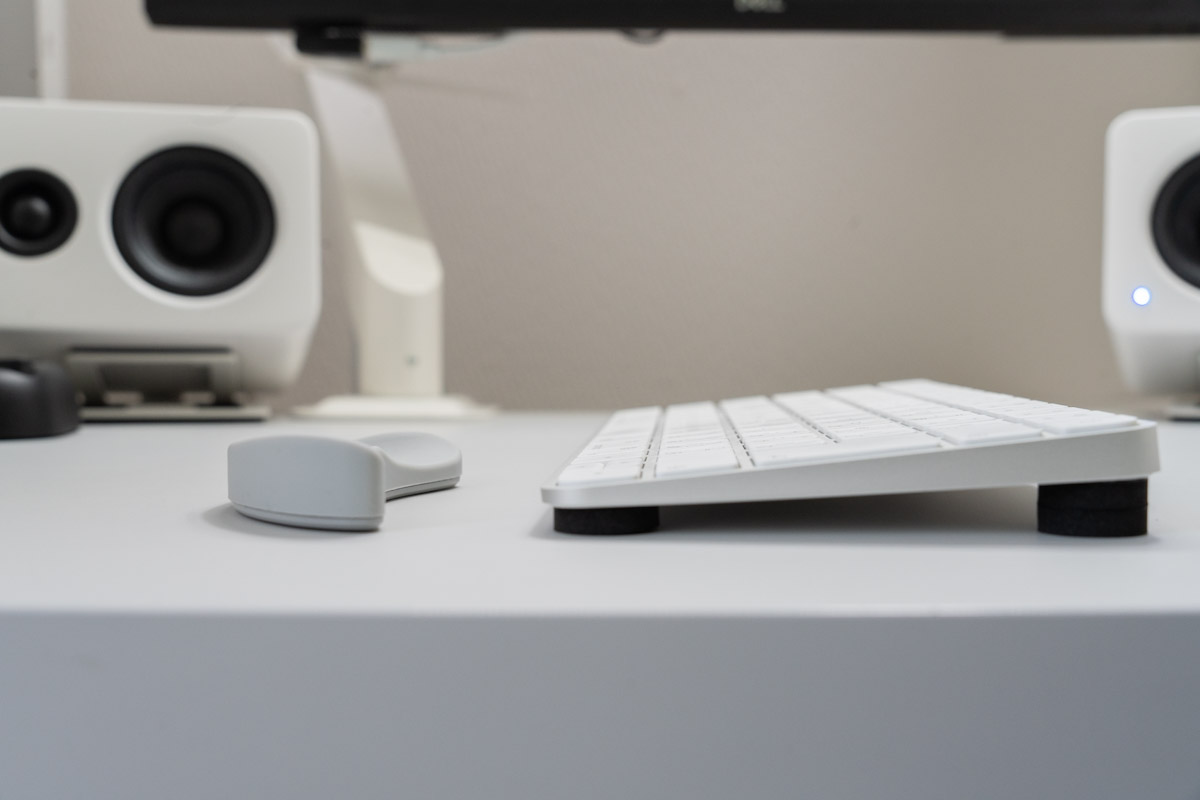 GROVEMADE キーボードトレイ&リストレストをレビュー｜デスクにある