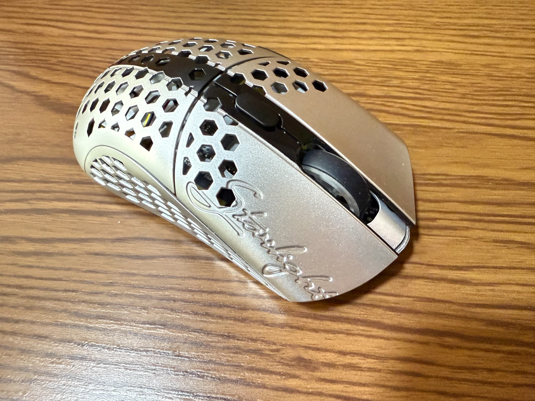 Finalmouse Starlight Pro TenZ（Sサイズ）レビュー｜軽さと高級感を