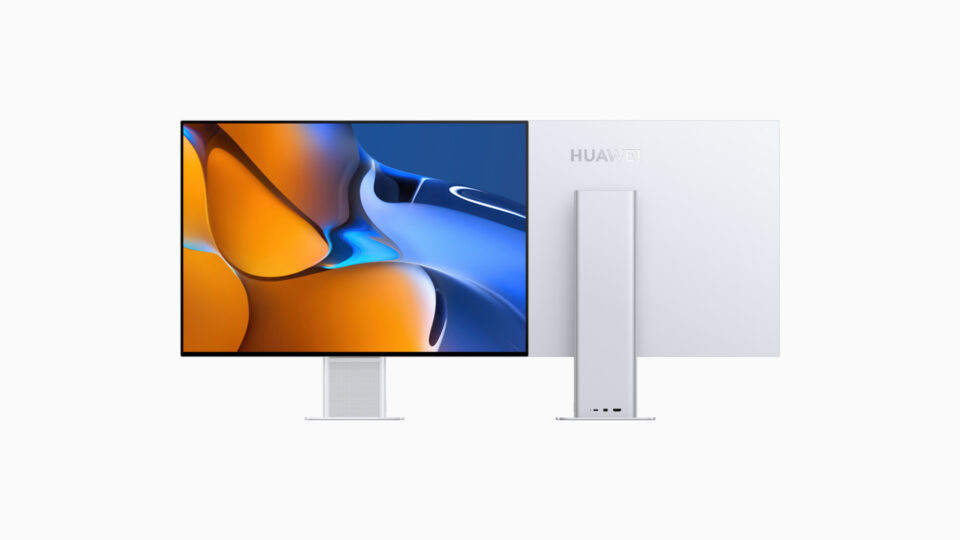 MateView×3台を導入した半年レビュー。4Kを縦に伸ばした4K+の広大な