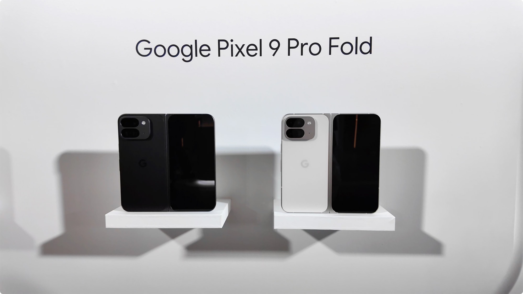 Google、さらに薄くなった折りたたみスマートフォン「Google Pixel 9