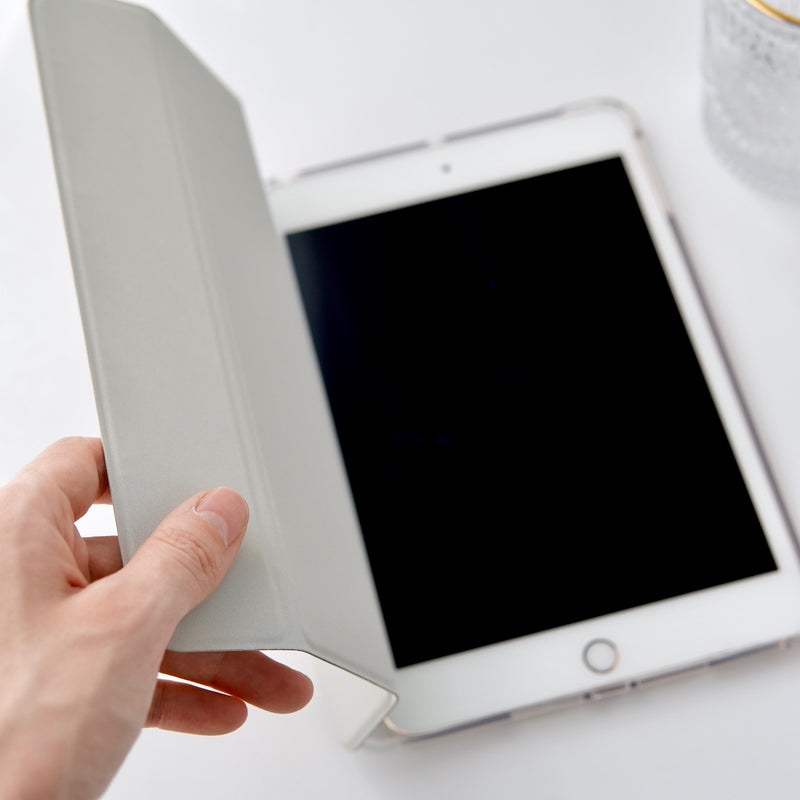 好きな色で持ち歩く」三つ折スタンドカバーシンプルiPadケース – gaacal