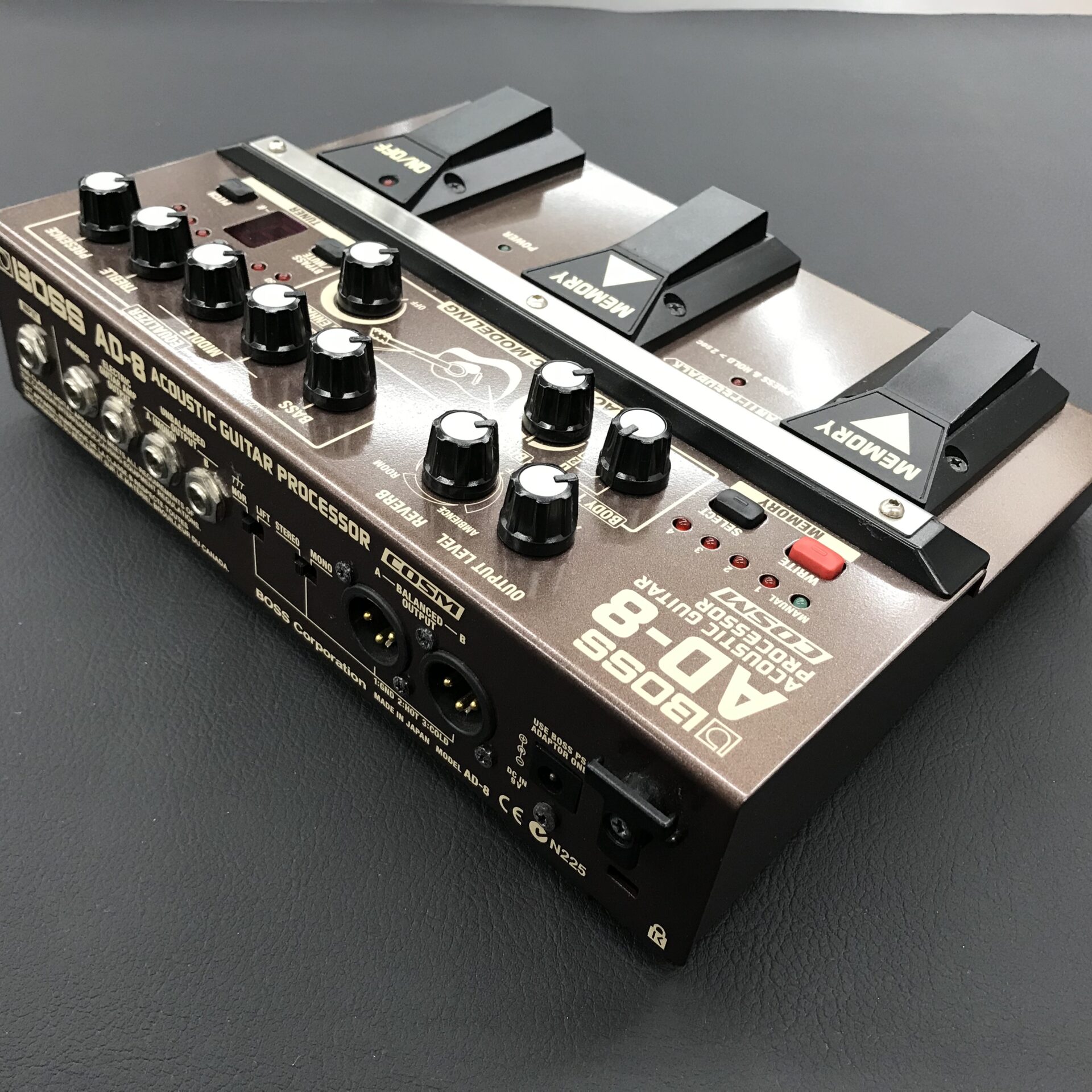 立川店】BOSS AD-8 アコースティックギタープリアンプを買取させて