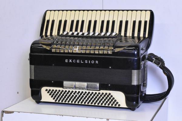 EXCELSIOR 303 エキセルシャー アコーディオン - 楽器の買取屋さん