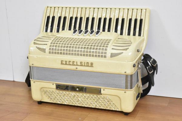 EXCELSIOR/エキセルシャー アコーディオン Mod.303 - 楽器の買取屋さん