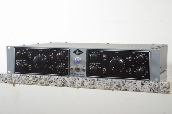 AMCRON アムクロン MACRO TECH 2402 パワーアンプ - 楽器の買取屋さん