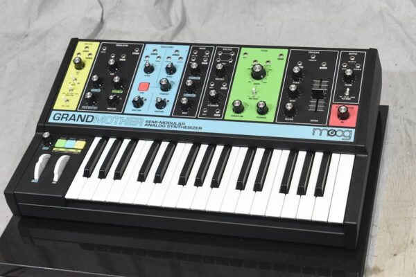 YAMAHA MOTIF XF7 ヤマハ シンセサイザー ハードケース付 - 楽器の買取