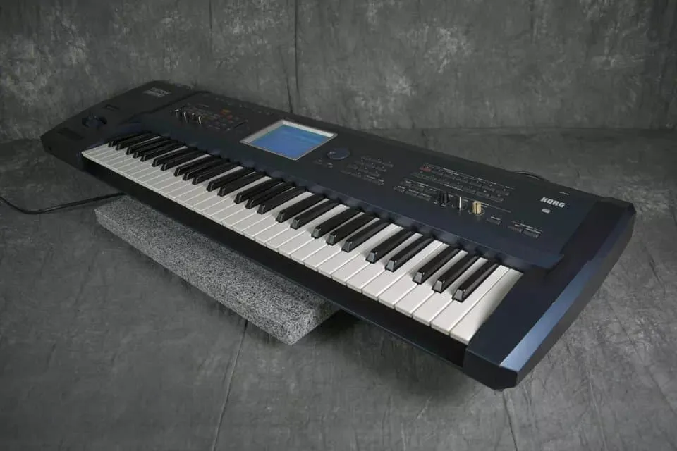 KORG コルグ TRITON Extreme TRITONEXT 61 シンセサイザー - 楽器の