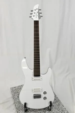Yamaha RGX112J ホワイトエレキギター良い音が出ます Yamaha RGX112J
