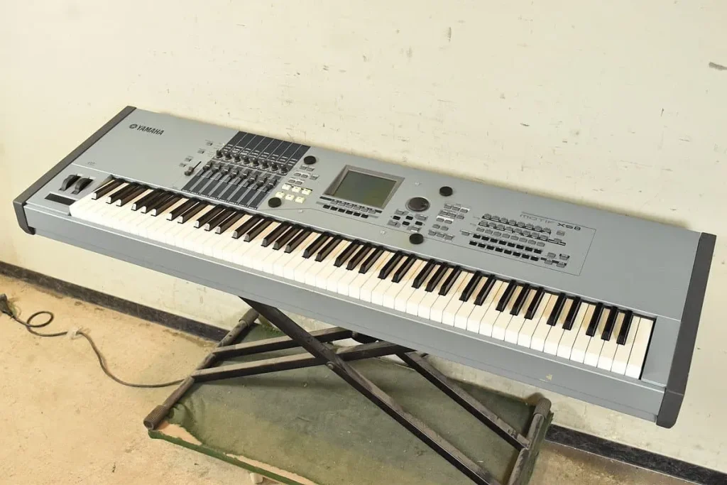YAMAHA ヤマハ MOTIF XS8 シンセサイザー - 楽器の買取屋さん｜最短30