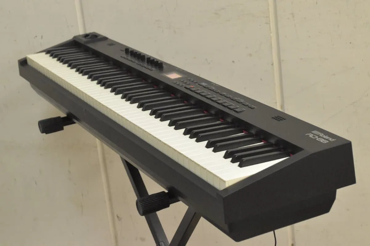 ROLAND ローランド RD-88 電子ピアノ キーボード - 楽器の買取屋さん