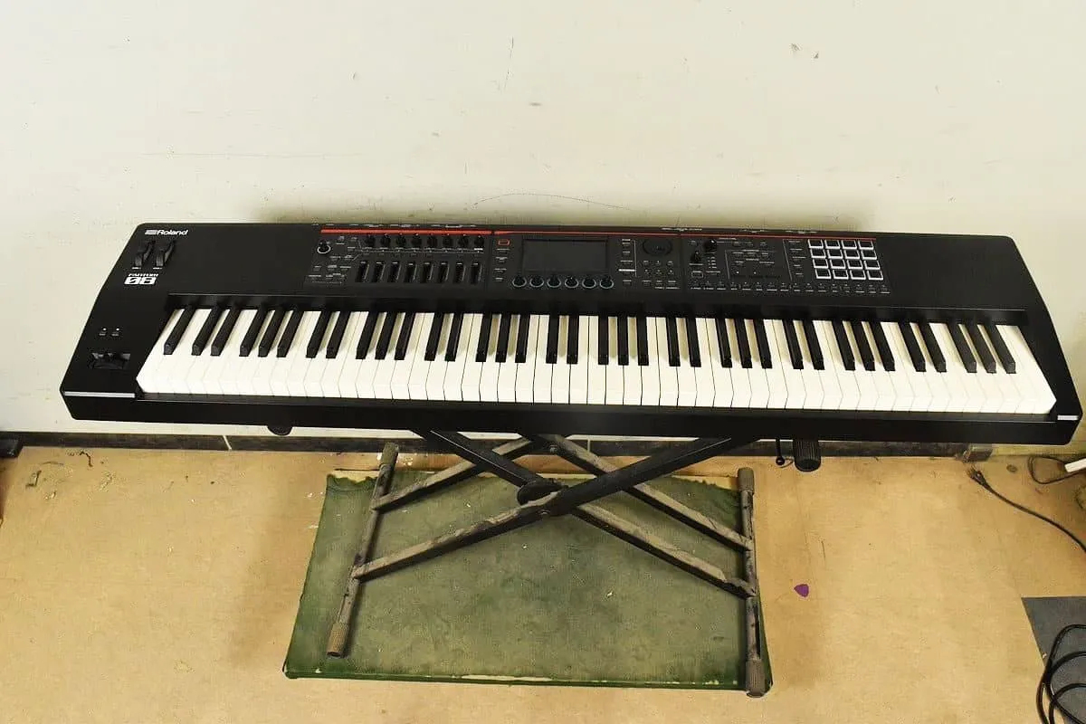 Roland/ローランド キーボード シンセサイザー FANTOM 08 - 楽器の買取