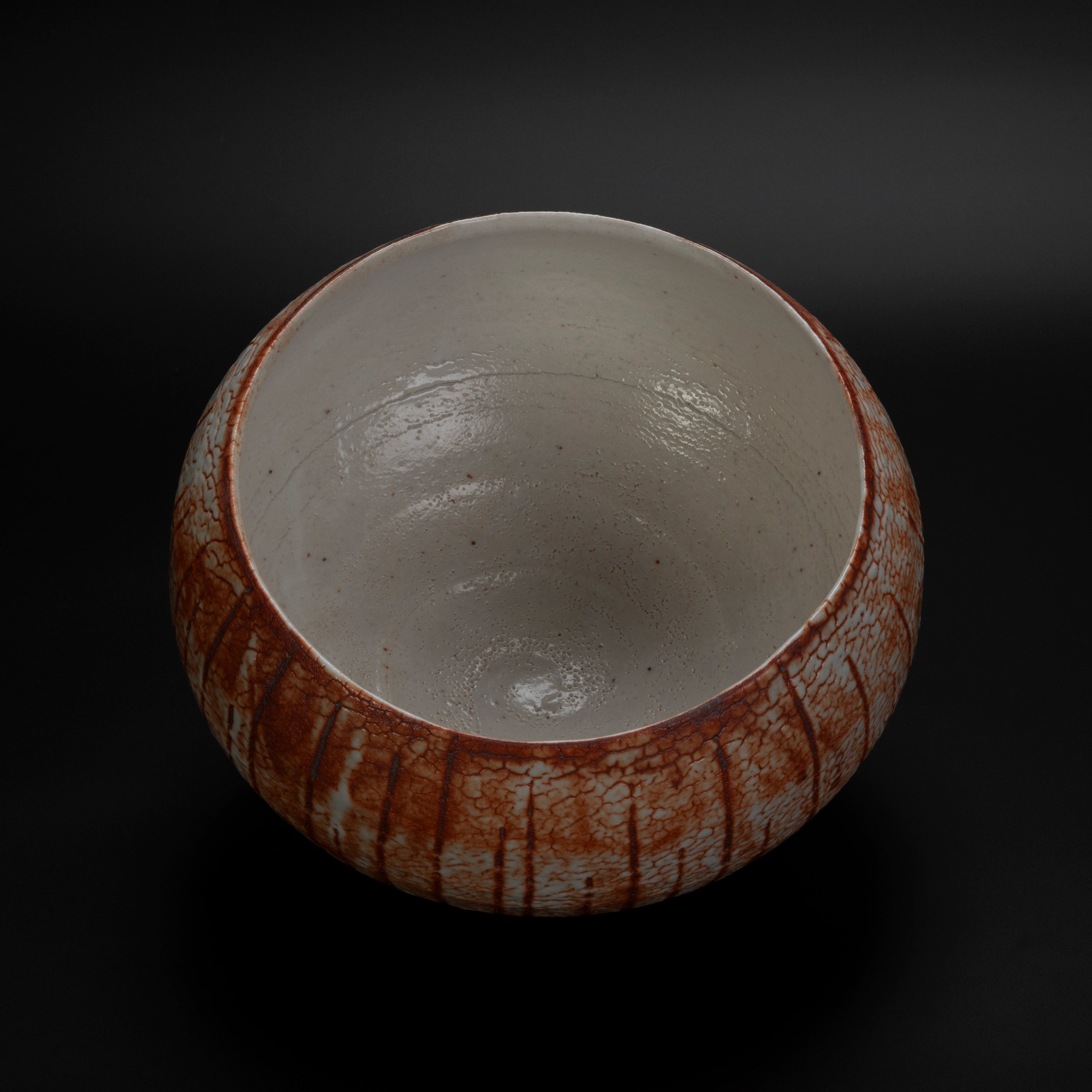 志野壺 -部屋の雰囲気を一変させるオブジェ-