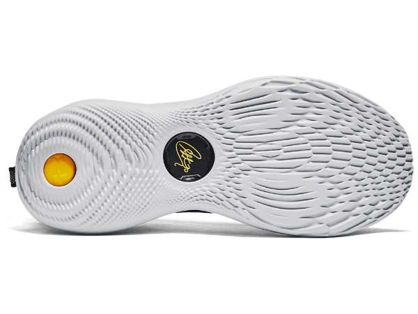 ステフィン・カリー最新シグネチャーモデル『CURRY 12 