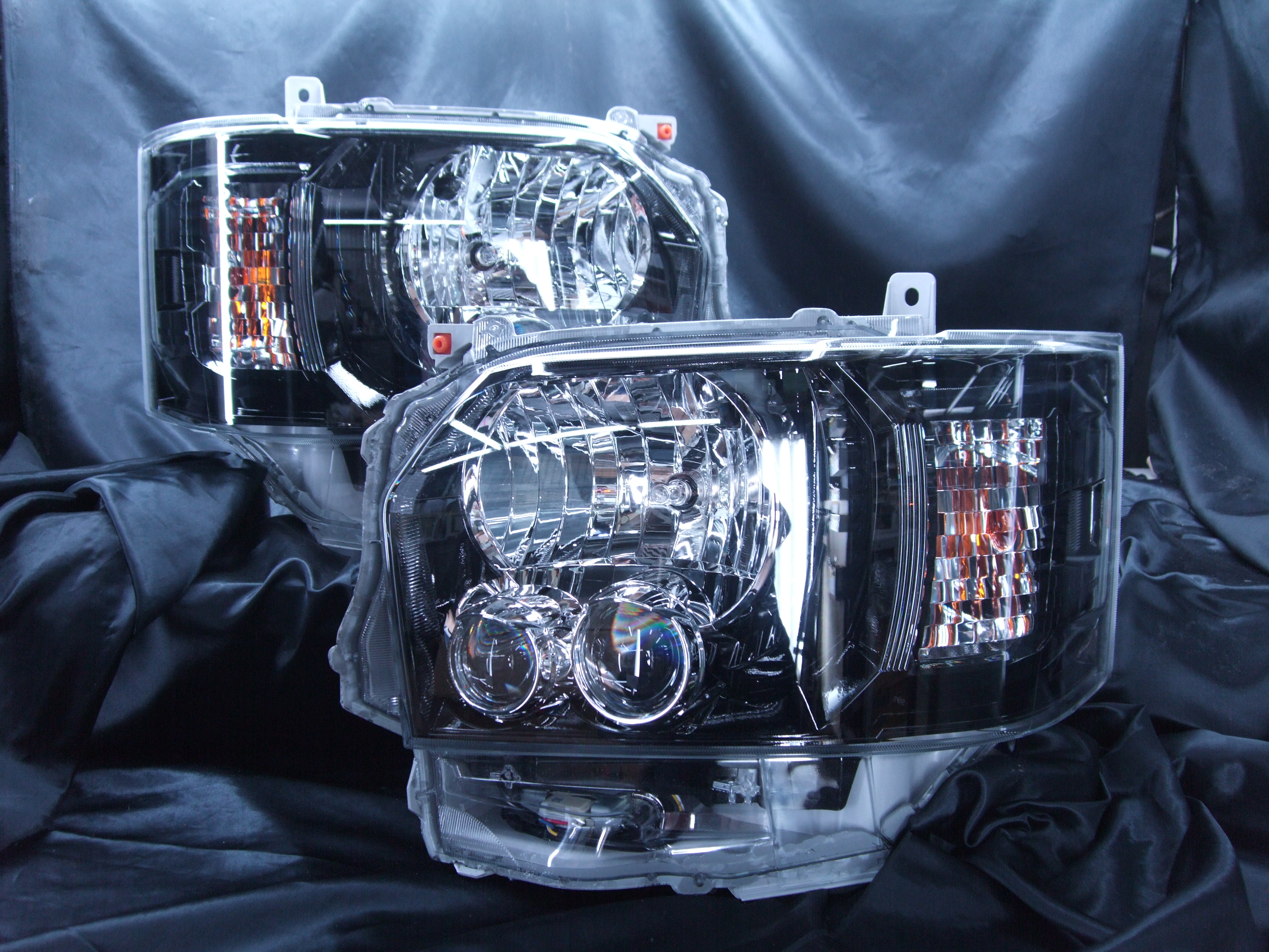 210系/220系 ハイエース 4型 LEDヘッドライト インナーブラッククロム