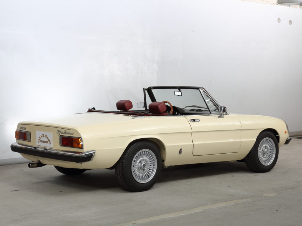 アルファロメオ 2000 スパイダー ベローチェ | Garage伊太利屋