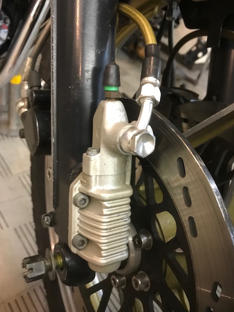 アンチノーズダイブ | ガレージ トライシクルのスタッフブログ