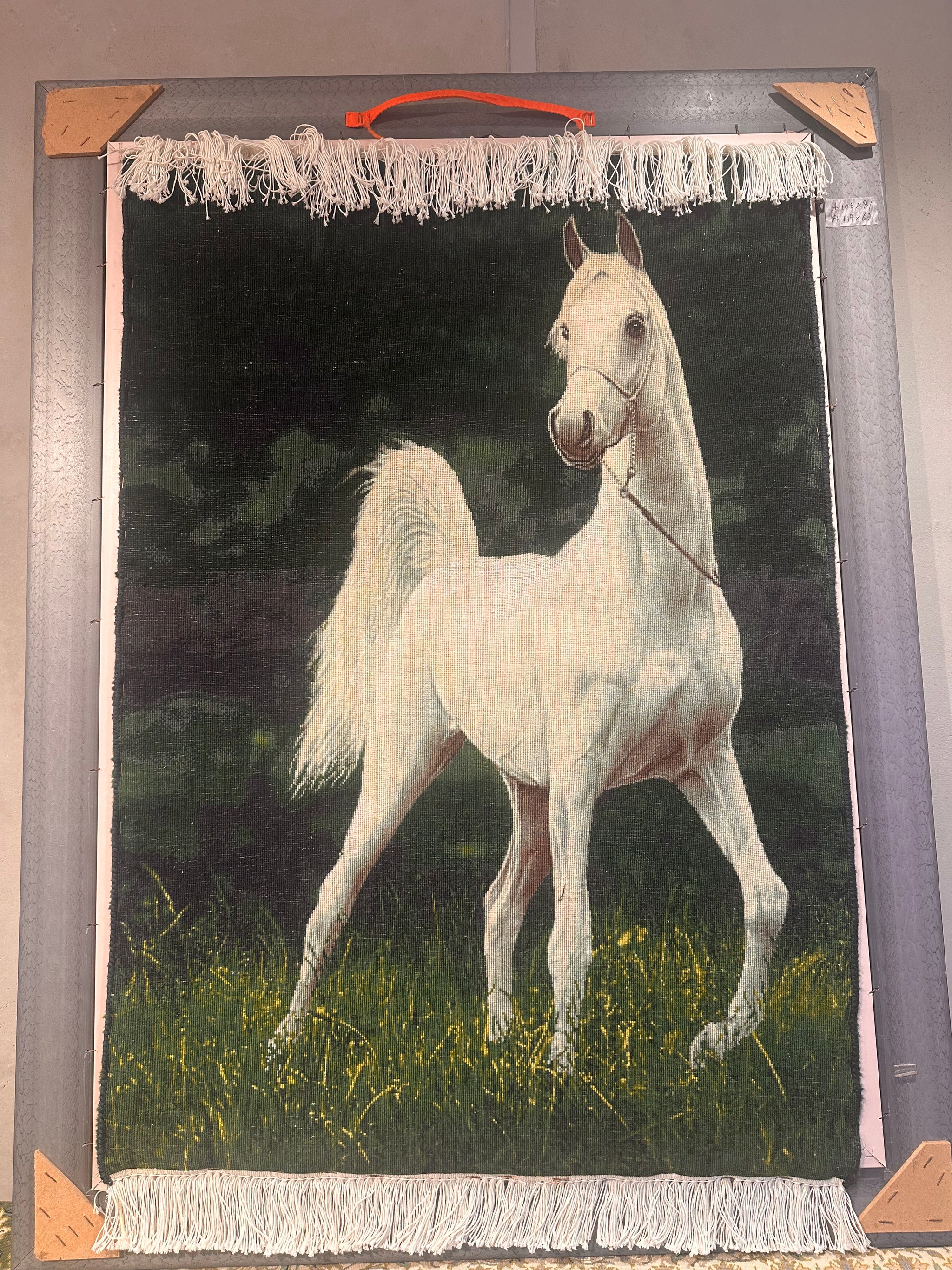 額入り ペルシャ絨毯 馬 絨毯は卓上サイズ