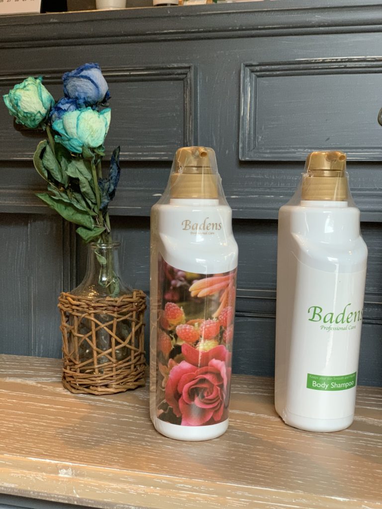 バーデンス一番人気ウッディ✨｜南茨木 カラー・ヘッドスパの美容室