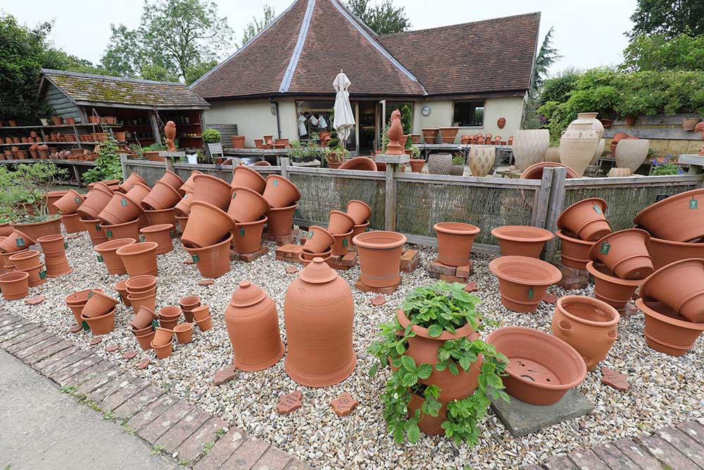イングリッシュガーデン旅案内【英国】鉢づくりの老舗「ウィッチ