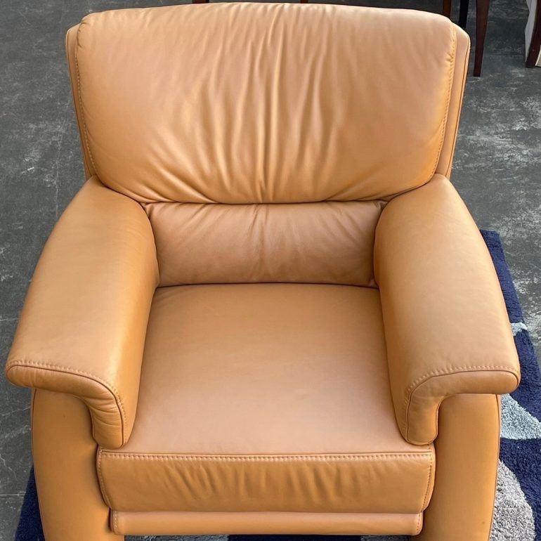 IDC大塚家具取り扱い himolla ヒモラ ベルク 総本革 レザー 一人掛け