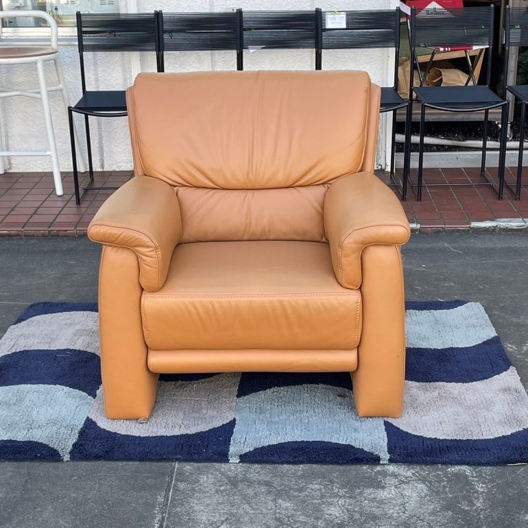 IDC大塚家具取り扱い himolla ヒモラ ベルク 総本革 レザー 一人掛け