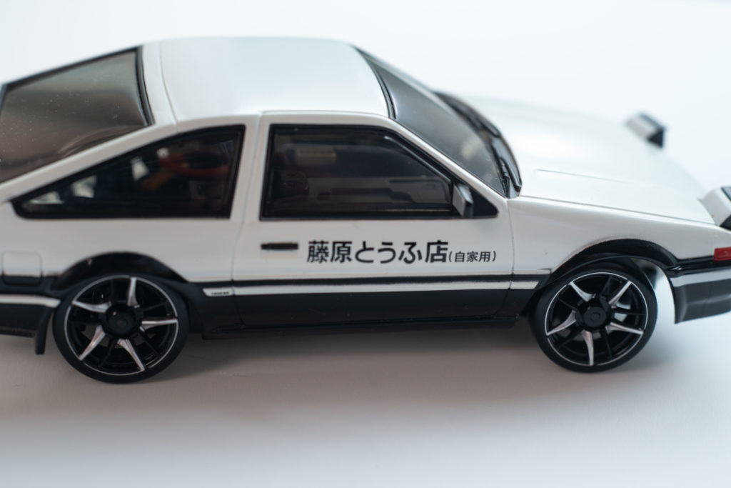 ミニッツ（MINI-Z）AWDのボディを交換。イニシャルD:トヨタ