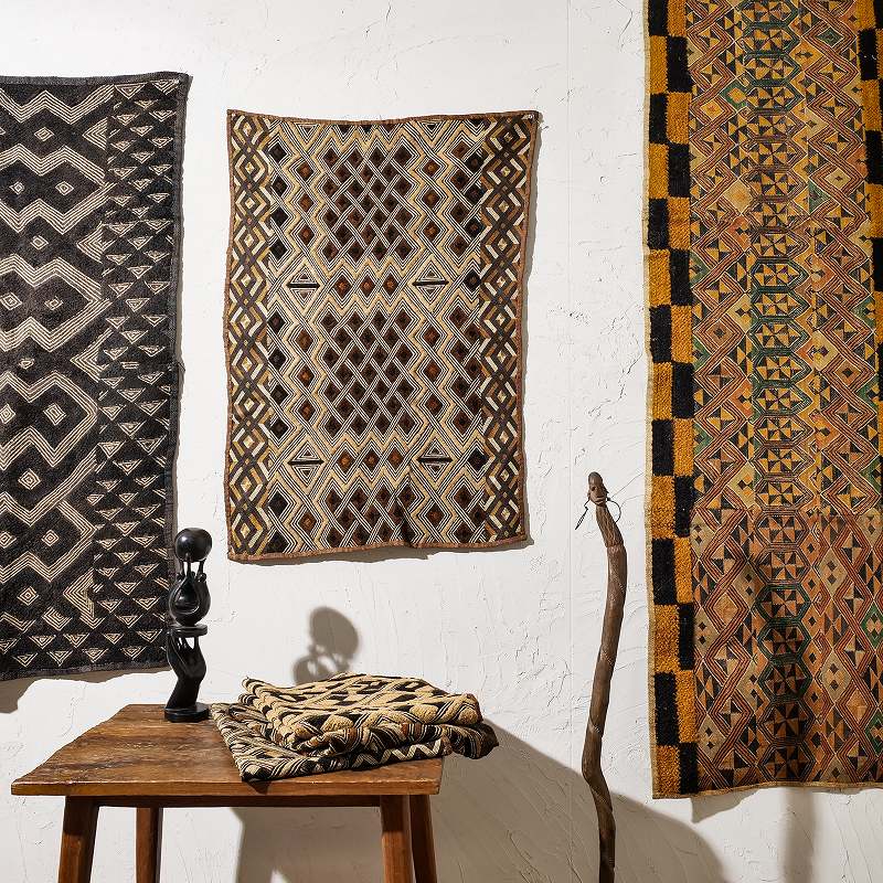 NEW アフリカ民族布 クバ王国のラフィア布