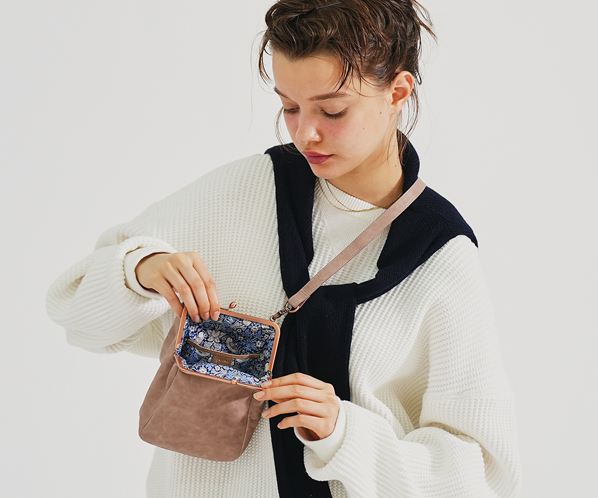 アンティーコ×LIBERTY 口金ミニポシェット｜商品一覧 | 革財布