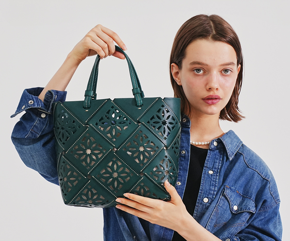 サスカットバスケット 手提げバッグ M｜商品一覧 | 革財布、バッグの