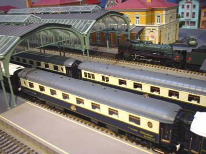 CIWLワゴン・リの列車＜No，1＞プルマン車、食堂車〜鉄道模型