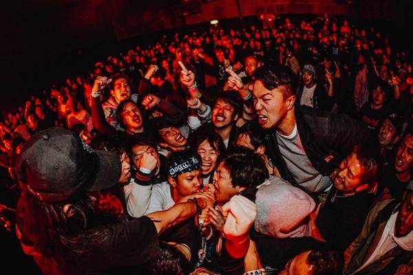 USのエモ／ポスト・ハードコア・シーンを代表するバンド THURSDAY、12