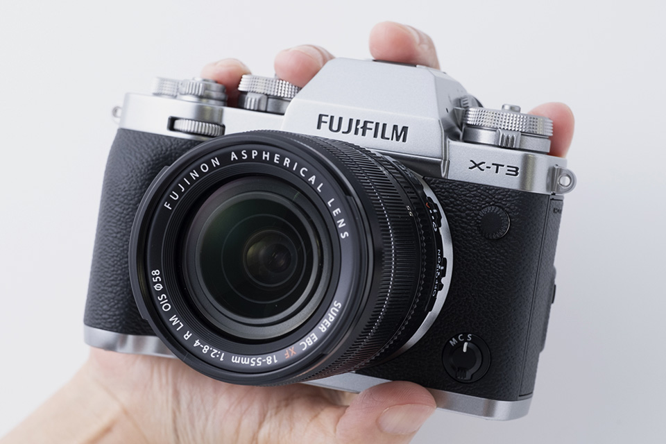 クラシカルなフォルムで人気のミラーレスがさらに進化「富士フイルム X