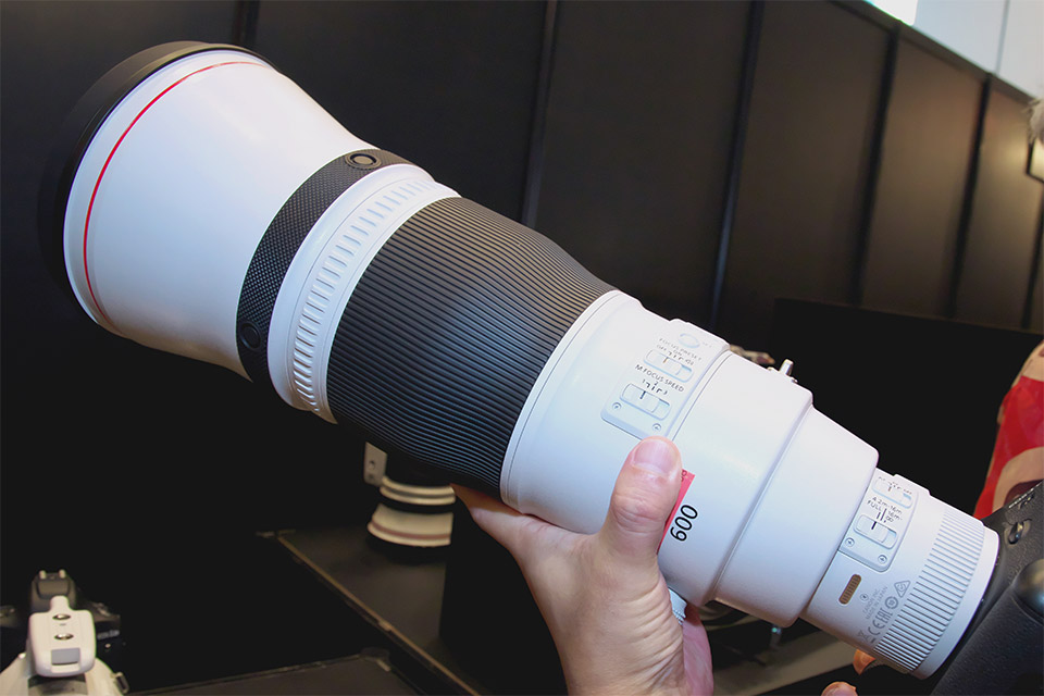 キヤノンの大口径超望遠レンズ400mmと600mmが大幅に軽量化して新登場