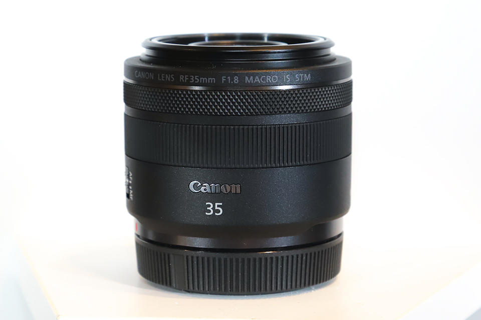 EOS R」にぴったりの小型軽量マクロレンズ「RF35mm F1.8 MACRO IS STM