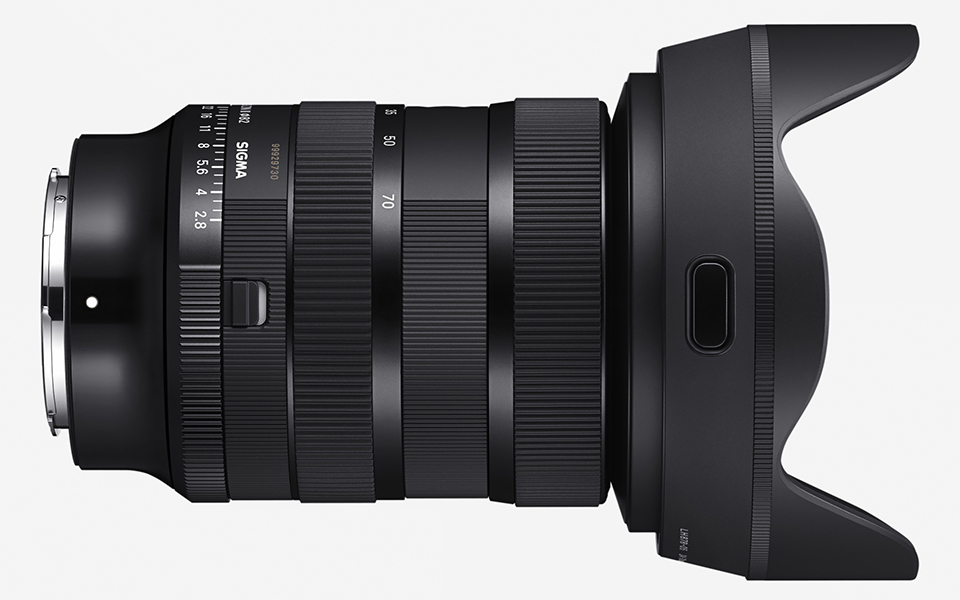 描写力アップと小型軽量化！ II型に進化した大口径標準ズームレンズ