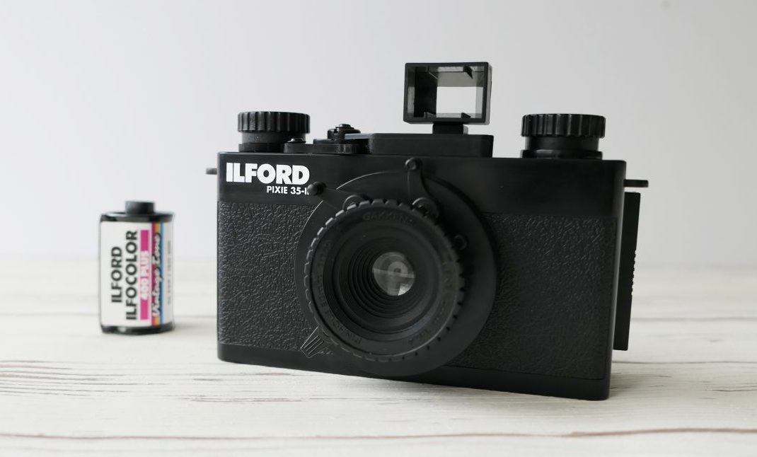 エモい写真が撮れる！ 操作が楽しい！ 5千円台のフィルムカメラ