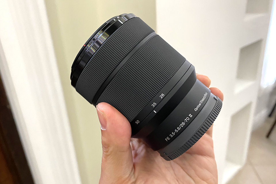 実売4万円台！「α7 V」の高速連写に対応する標準ズームレンズ「ソニー