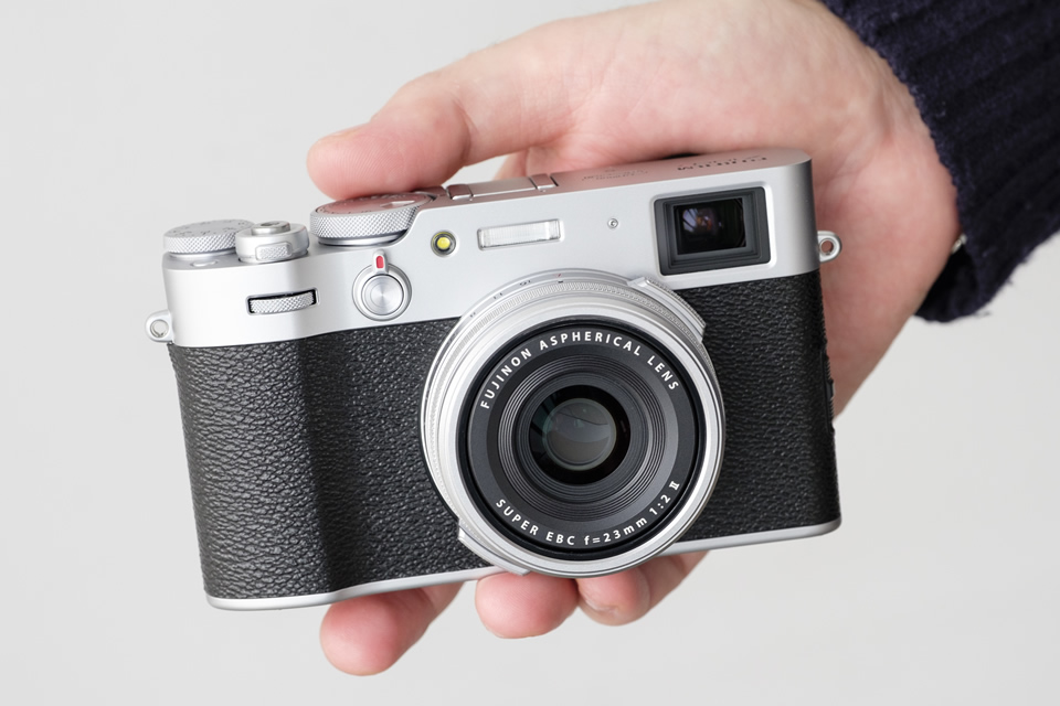 美しさと機能に磨きをかけた、まさに“高級”コンデジ「FUJIFILM X100V