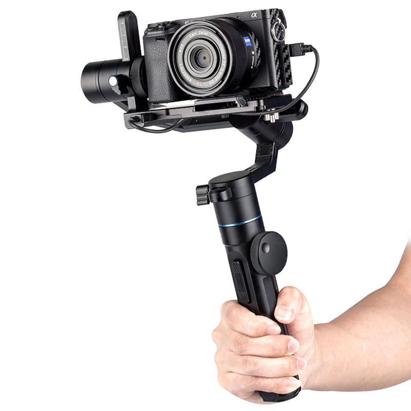 スマホやアクションカメラにも対応するミラーレス用3軸スタビライザー
