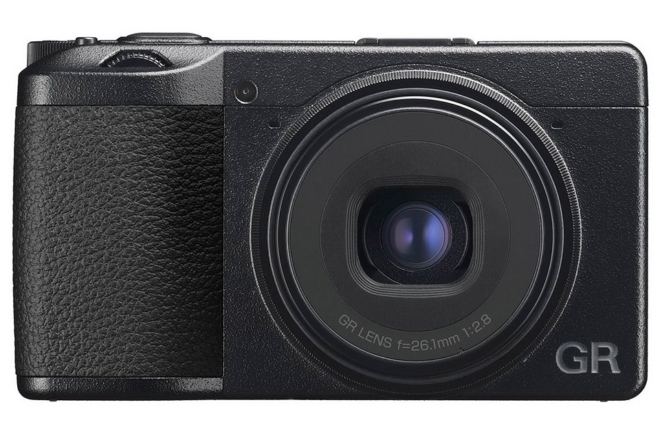 40mm相当の標準レンズを搭載した最強スナップシューター「RICOH GR