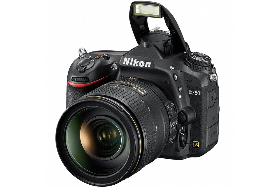 チルト液晶モニターとWi-Fi機能を搭載したフルサイズ一眼レフ「ニコン