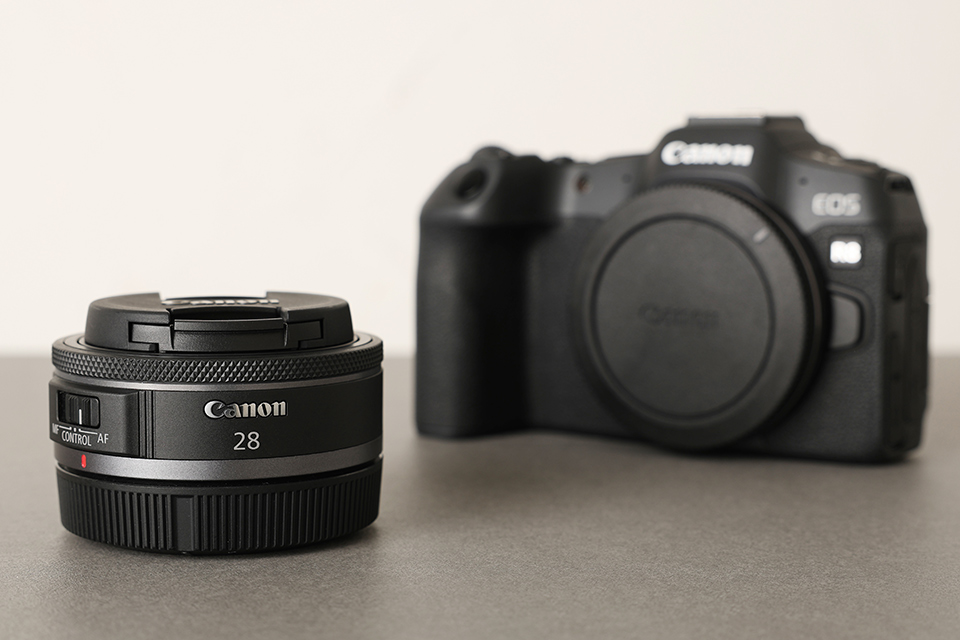 わずか120gの超薄型！ 4万円台のパンケーキレンズ「キヤノン RF28mm F2